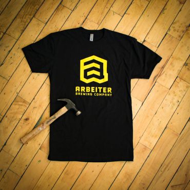 arbeiter-tshirt-black-logo-on-wood-large